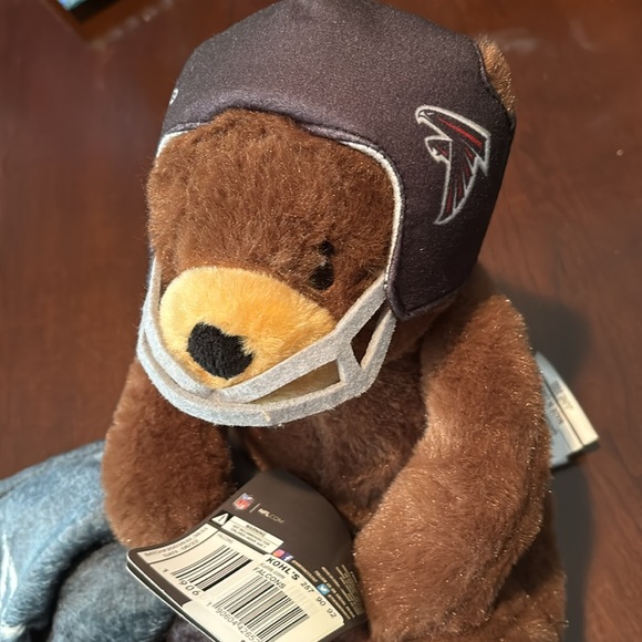 Atlanta Falcons teddy bear in football helmet holding Falcons lap blanket NWT - Picture 2 of 5
